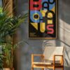 Affiche artistique inspirée du Bauhaus, design géométrique en couleurs primaires, imprimée sur papier photo premium avec cadre en bois. Disponible en plusieurs tailles.