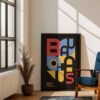 Affiche artistique inspirée du Bauhaus, design géométrique en couleurs primaires, imprimée sur papier photo premium avec cadre en bois. Disponible en plusieurs tailles.